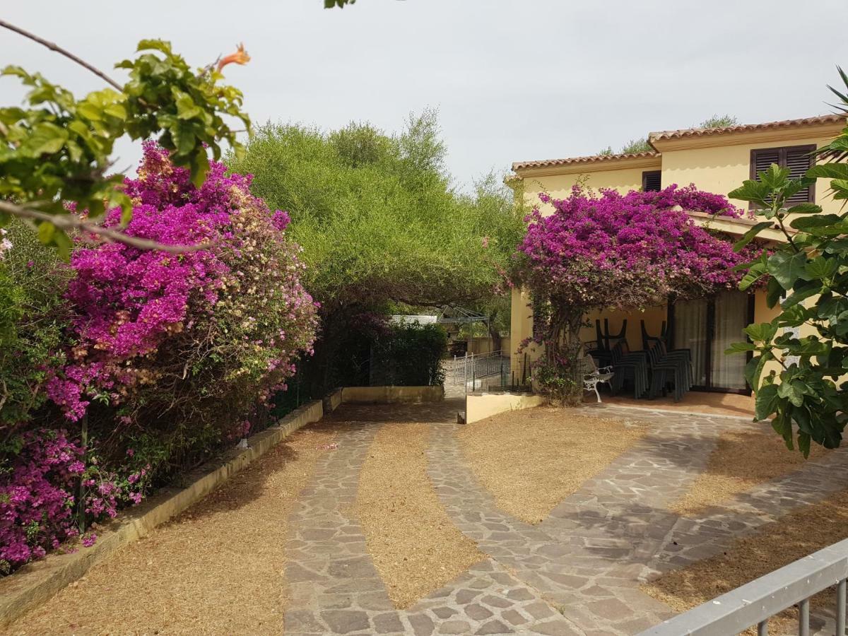 Villa Dettori San Teodoro  Exteriör bild